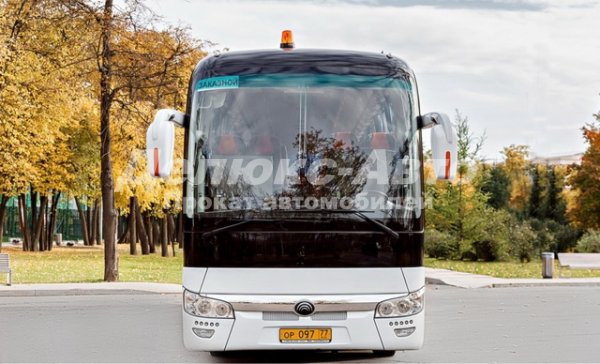 Автобус Yutong 53 места